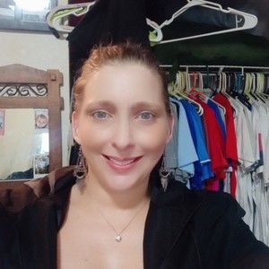 Meet your Posher, Roxanne